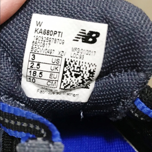 🆕Baby New Balance Black & Blue NB Size 3 NWOT - Picture 4 of 5